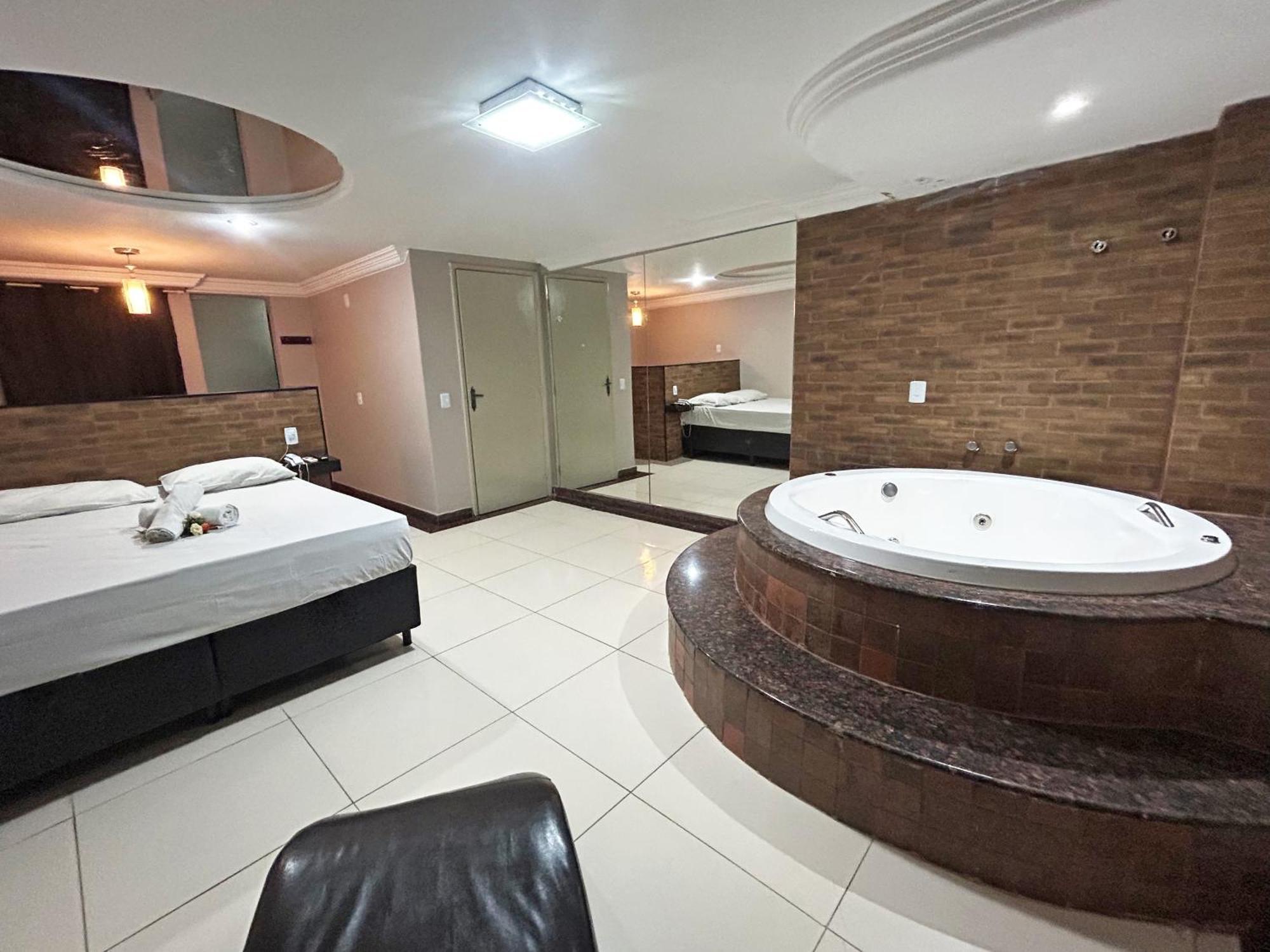 Hotel Lamour